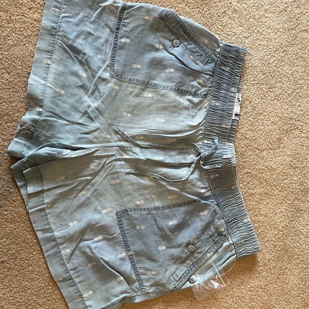 Women’s Lightweight Blue LyocellCasual Shorts Size LARGE